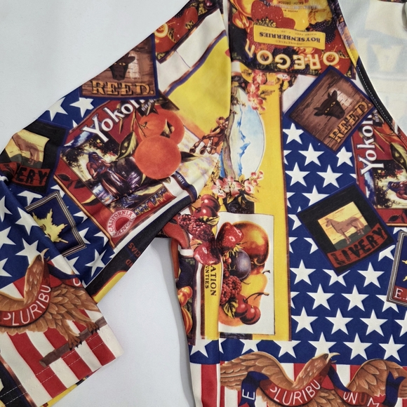 Monroe & Main Graphic V-Neck Top Size S Y2K Americana Print Short Sleeve - Picture 4 of 6
